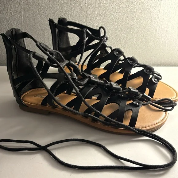 Tie up sandals by soda - Picture 2 of 6